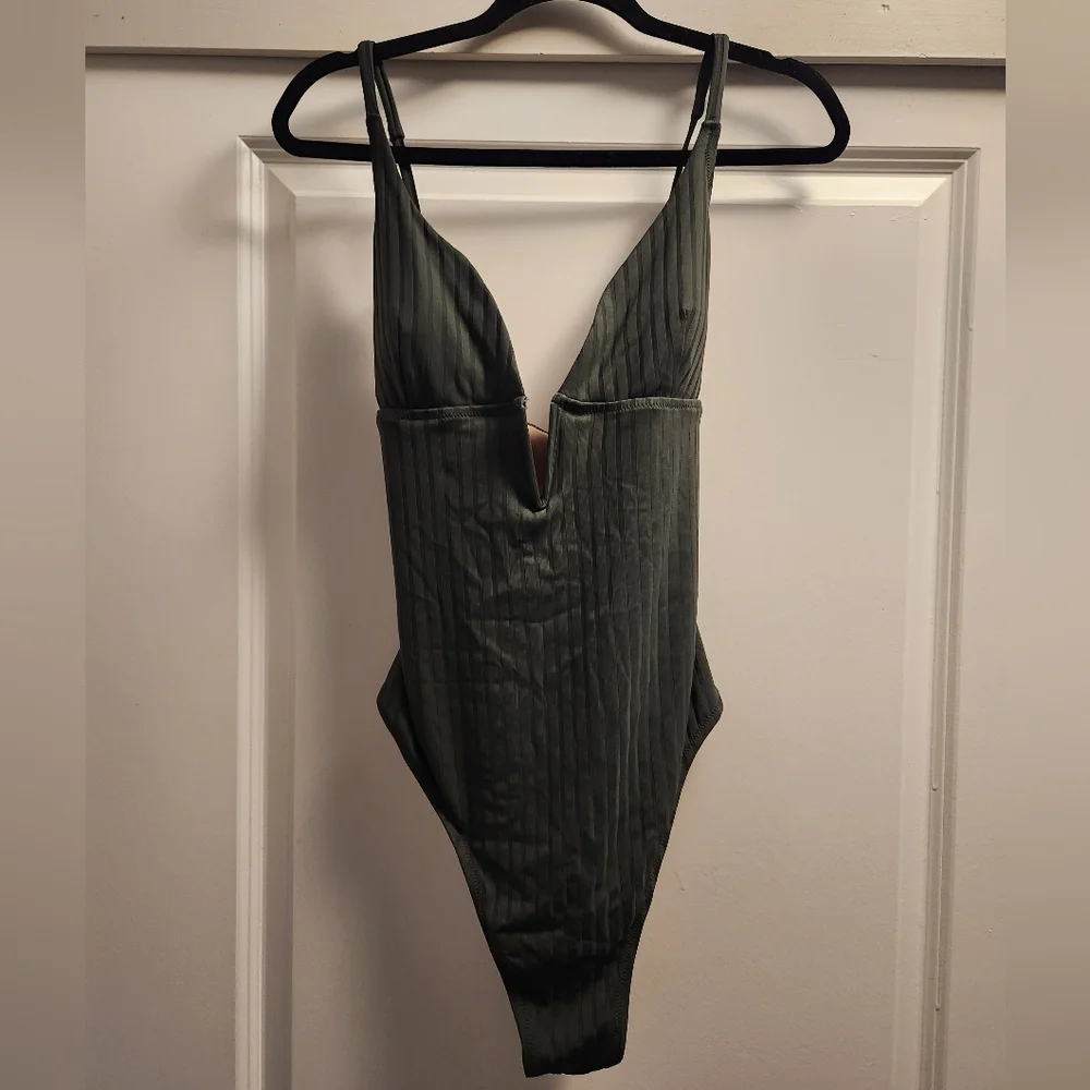 💚 Shade & Shore Ribbed One Piece size XL